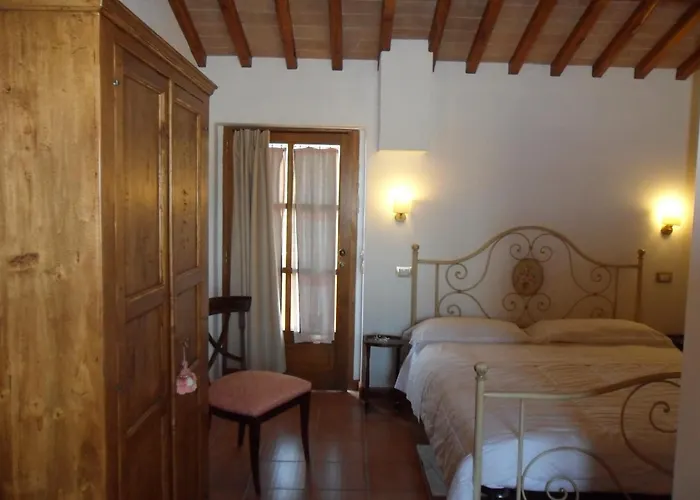 Fullino Nero Rta - Residenza Turistico Alberghiera Siena