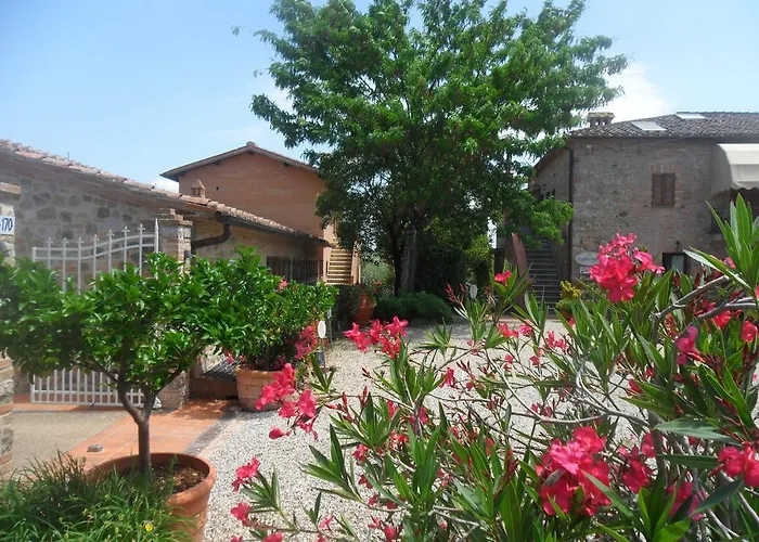 Fullino Nero Rta - Residenza Turistico Alberghiera Siena